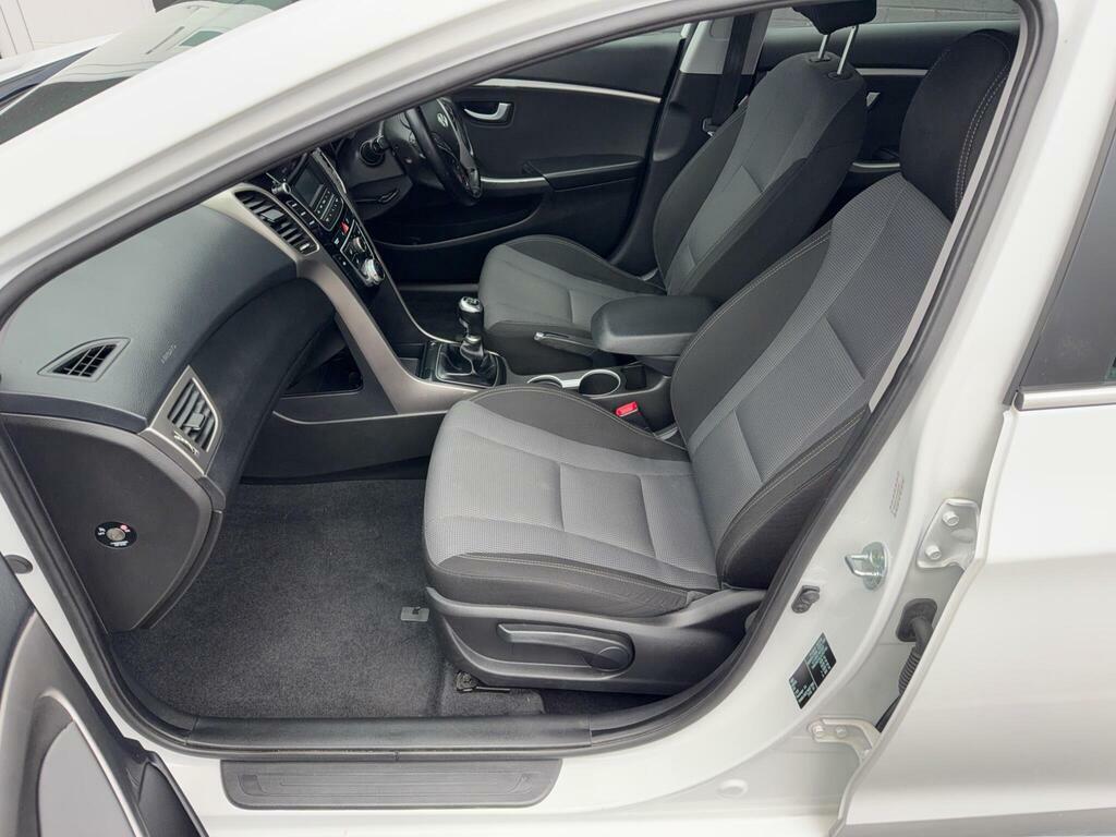 Hyundai I30 1.6 Crdi Blue Drive Se Black #29