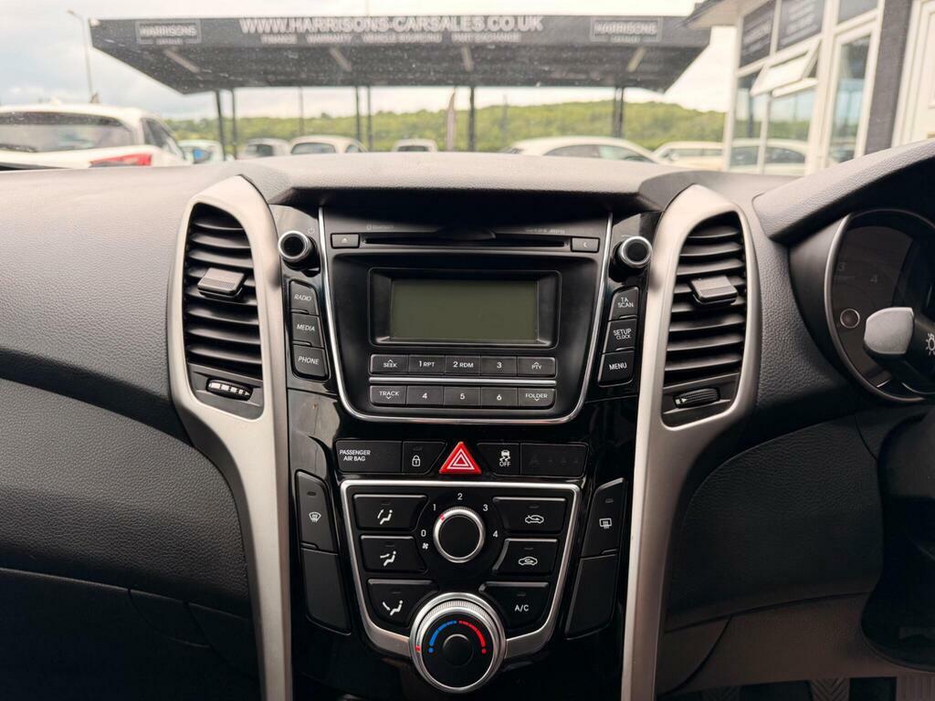 Hyundai I30 1.6 Crdi Blue Drive Se Black #20