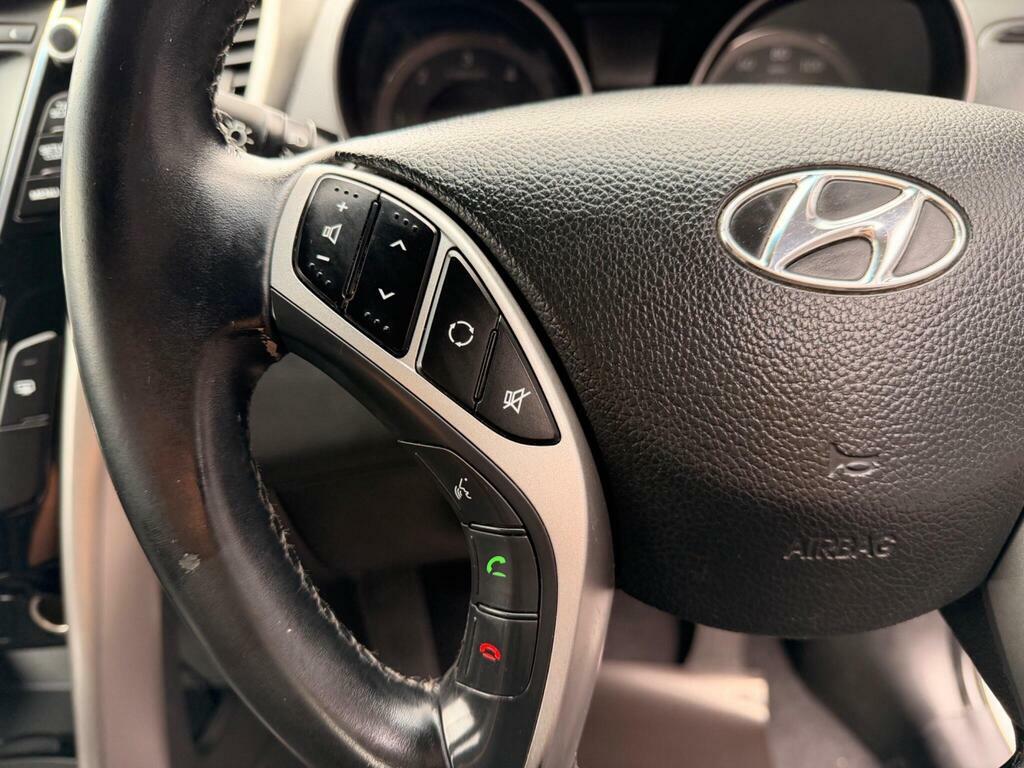 Hyundai I30 1.6 Crdi Blue Drive Se Black #18