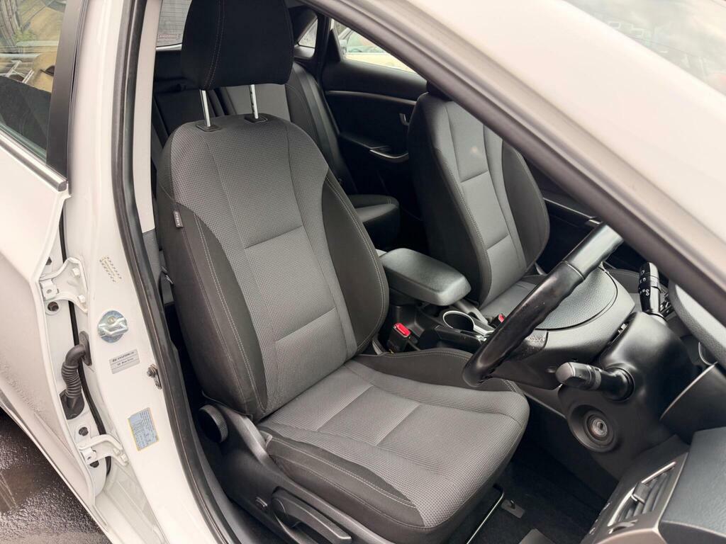 Hyundai I30 1.6 Crdi Blue Drive Se Black #16