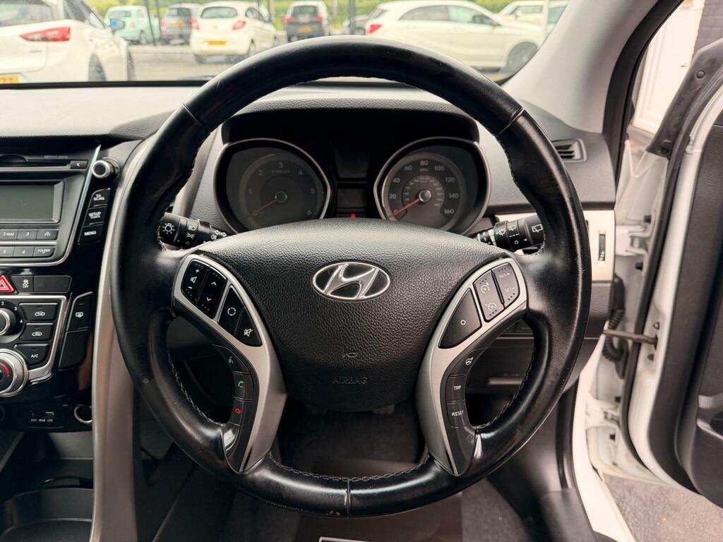 Hyundai I30 1.6 Crdi Blue Drive Se Black #17