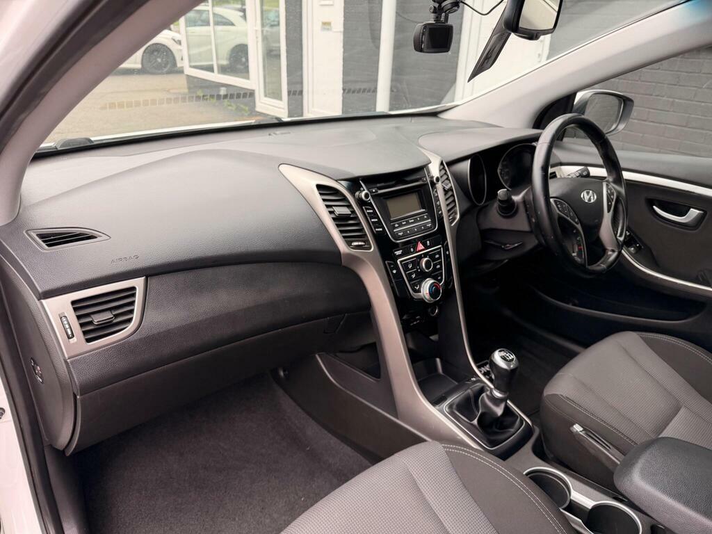 Hyundai I30 1.6 Crdi Blue Drive Se Black #27