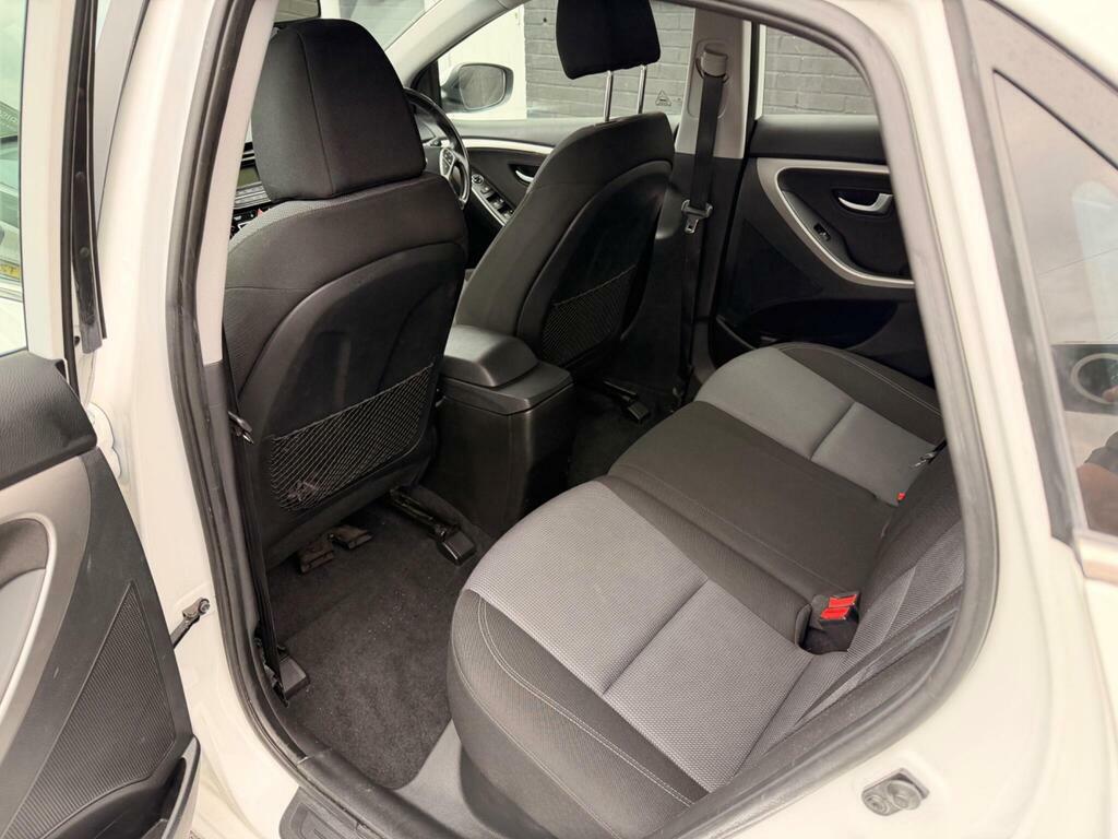 Hyundai I30 1.6 Crdi Blue Drive Se Black #35