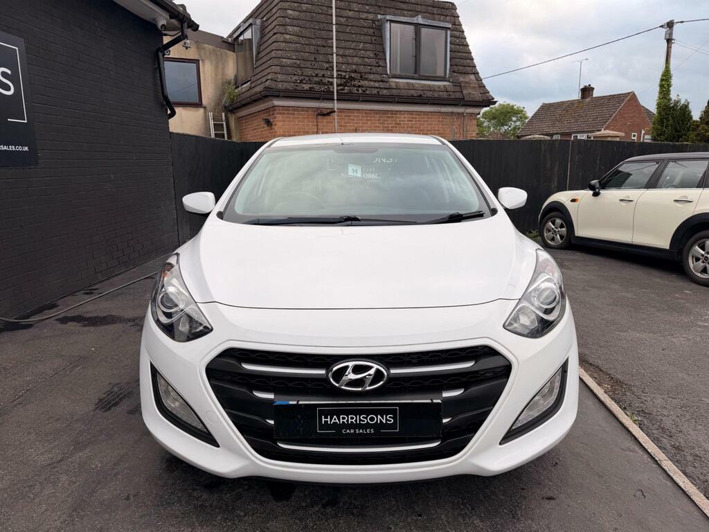 Hyundai I30 1.6 Crdi Blue Drive Se Euro 6 S S White #2