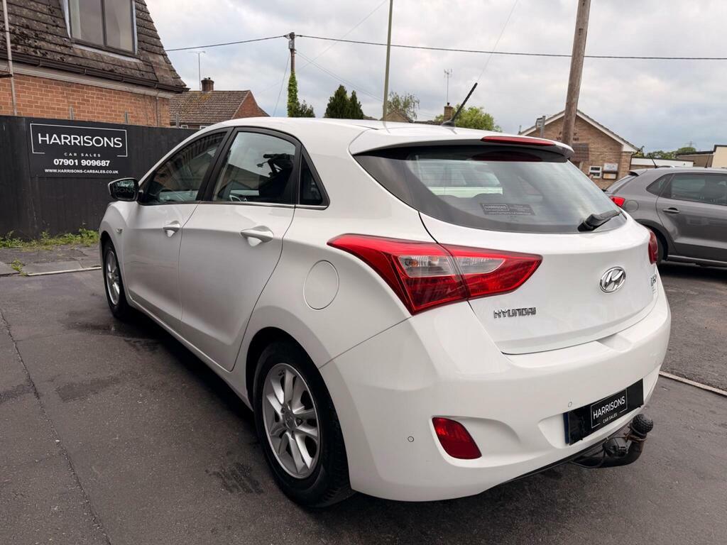 Hyundai I30 1.6 Crdi Blue Drive Se Euro 6 S S White #4