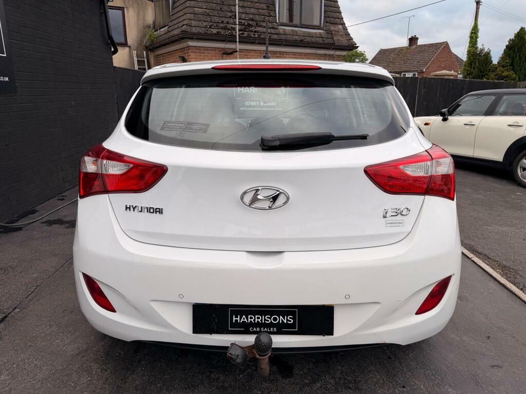 Hyundai I30 1.6 Crdi Blue Drive Se Euro 6 S S White #5