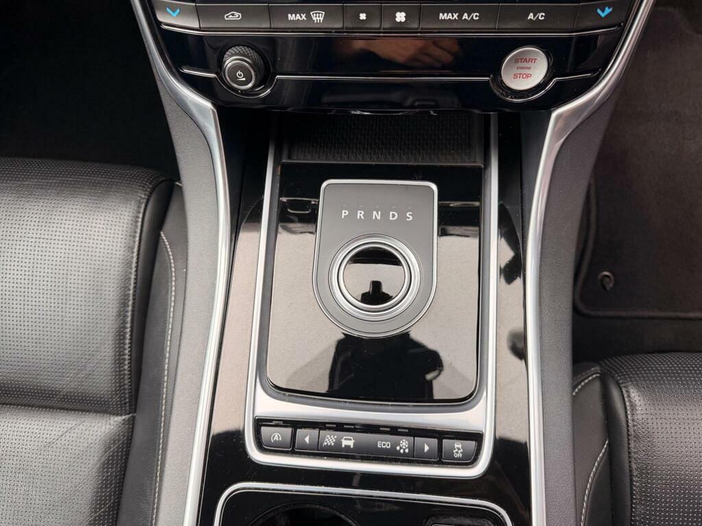 Jaguar XE Gtdi R-sport Black #24