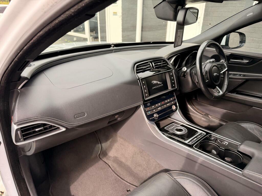 Jaguar XE Gtdi R-sport Black #29
