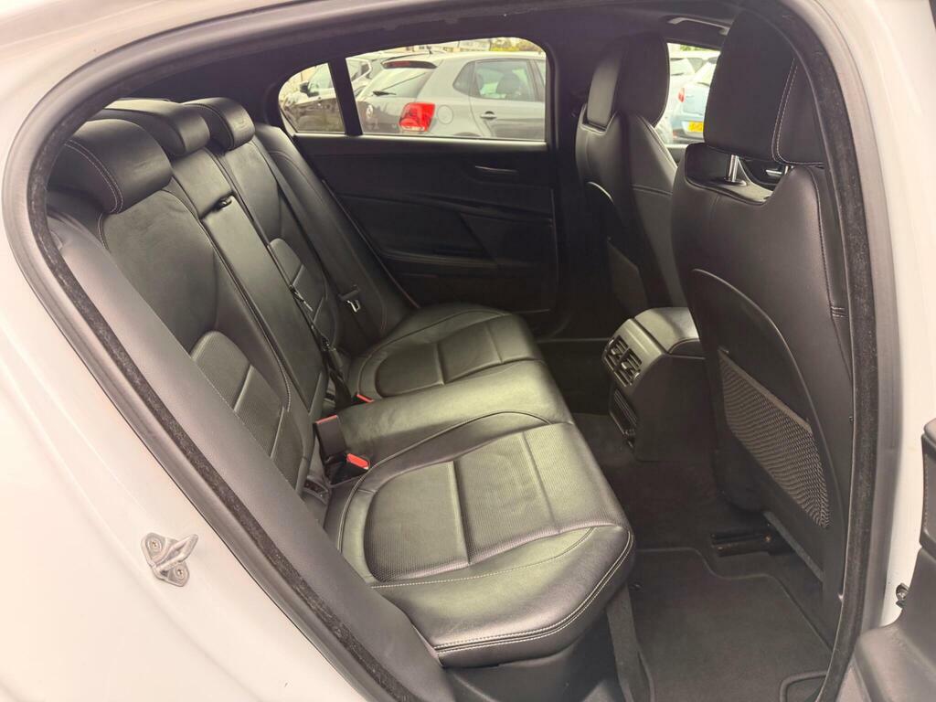 Jaguar XE Gtdi R-sport Black #35