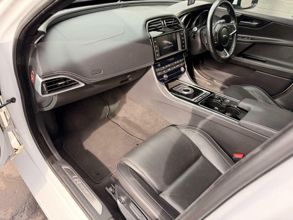Jaguar XE Gtdi R-sport Black #30