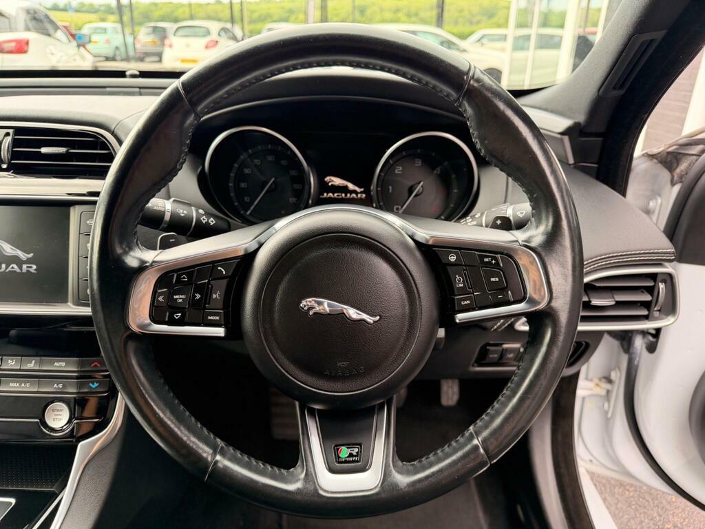 Jaguar XE Gtdi R-sport Black #18