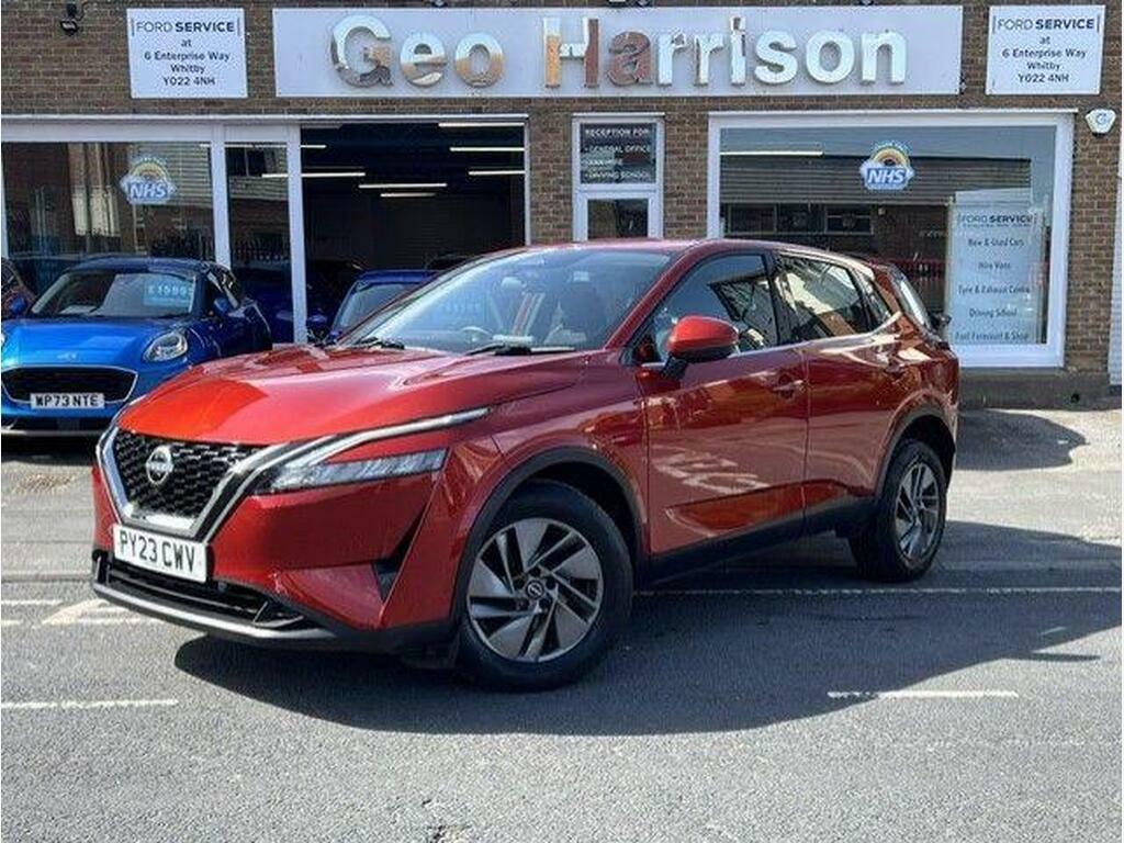 Nissan Qashqai 1.3 Dig-t Mhev Acenta Premium Euro 6 S S Red #4