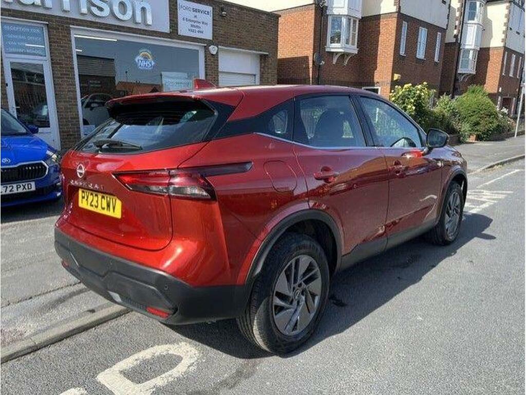 Nissan Qashqai 1.3 Dig-t Mhev Acenta Premium Euro 6 S S Red #3