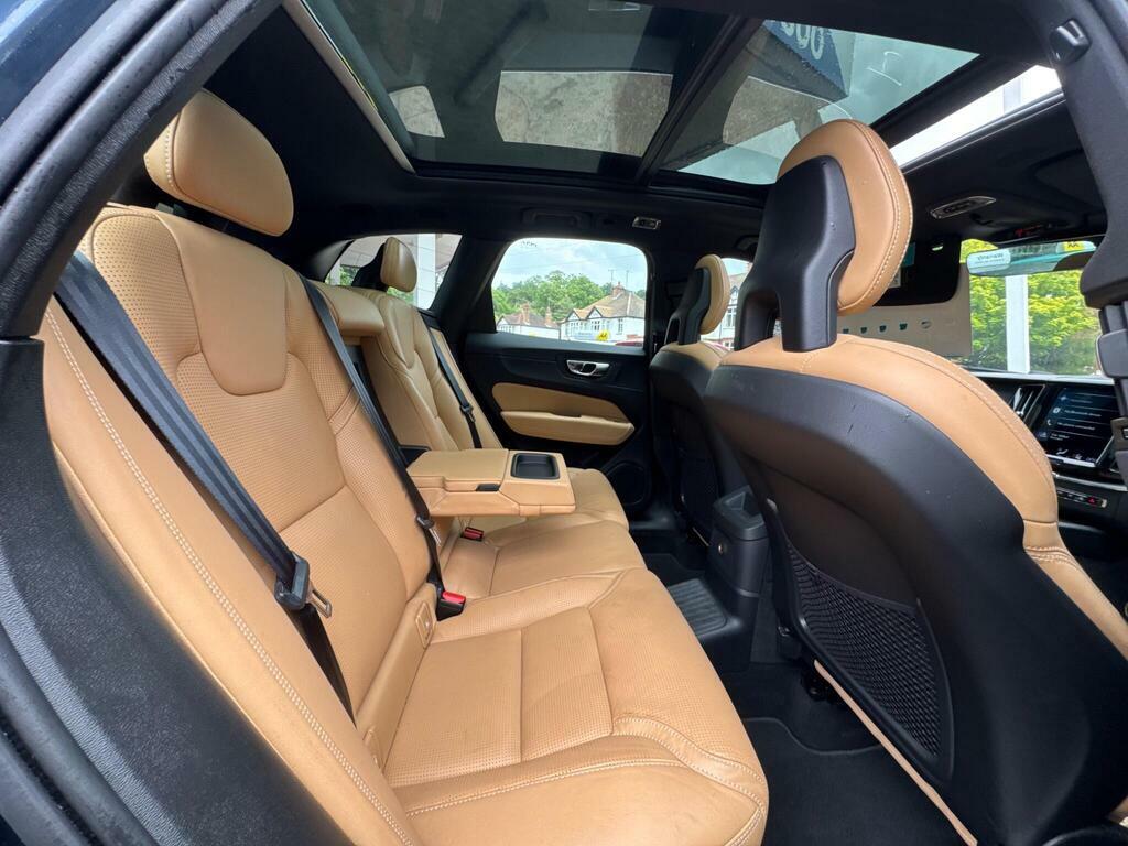 Volvo XC60 D4 R-design Pro My18.5 White #26