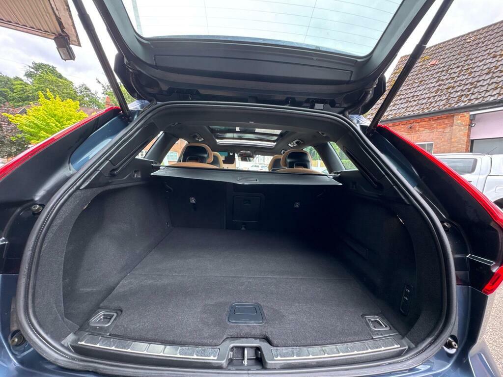 Volvo XC60 D4 R-design Pro My18.5 White #44