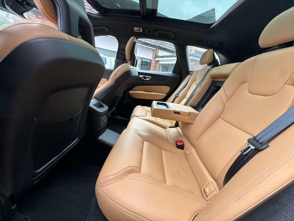 Volvo XC60 D4 R-design Pro My18.5 White #20