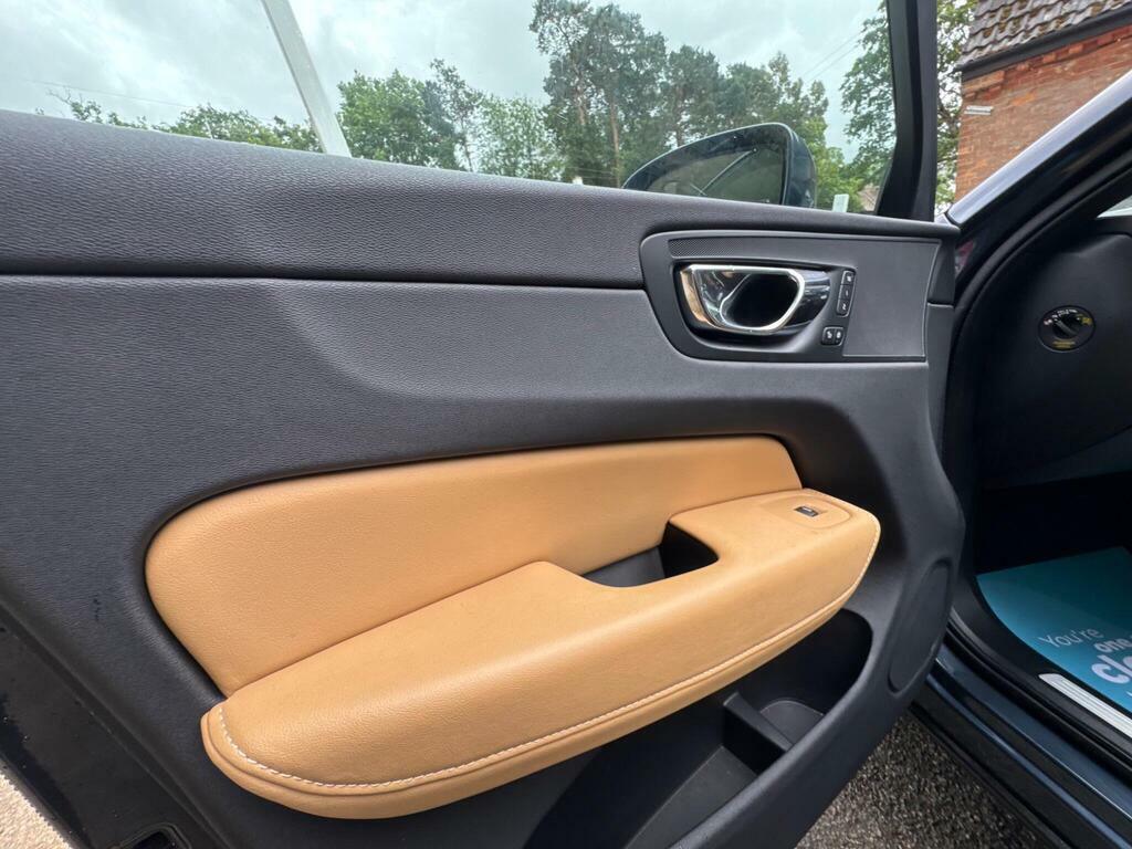 Volvo XC60 D4 R-design Pro My18.5 White #23