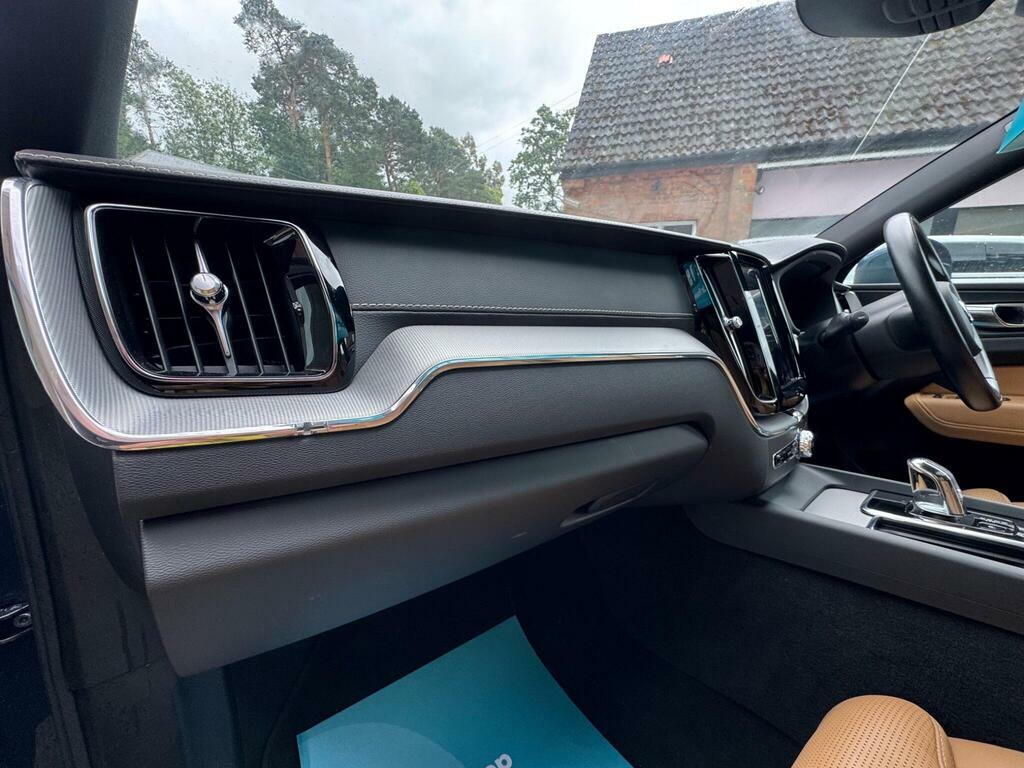 Volvo XC60 D4 R-design Pro My18.5 White #12