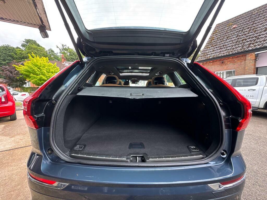 Volvo XC60 D4 R-design Pro My18.5 White #22