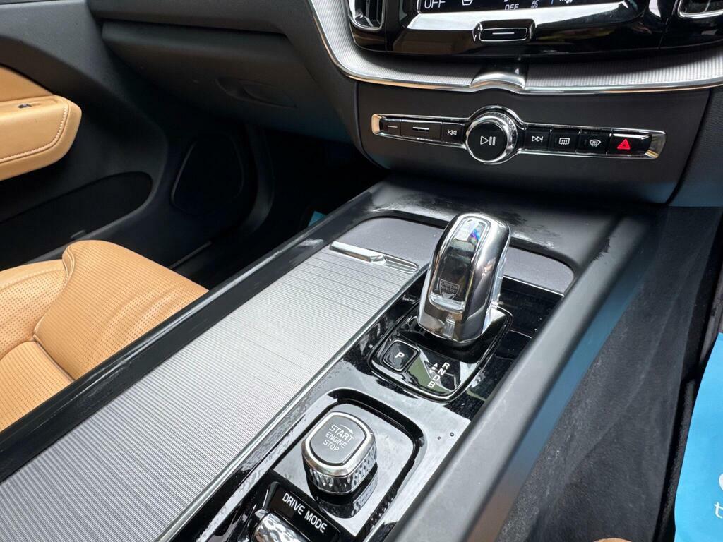 Volvo XC60 D4 R-design Pro My18.5 White #32