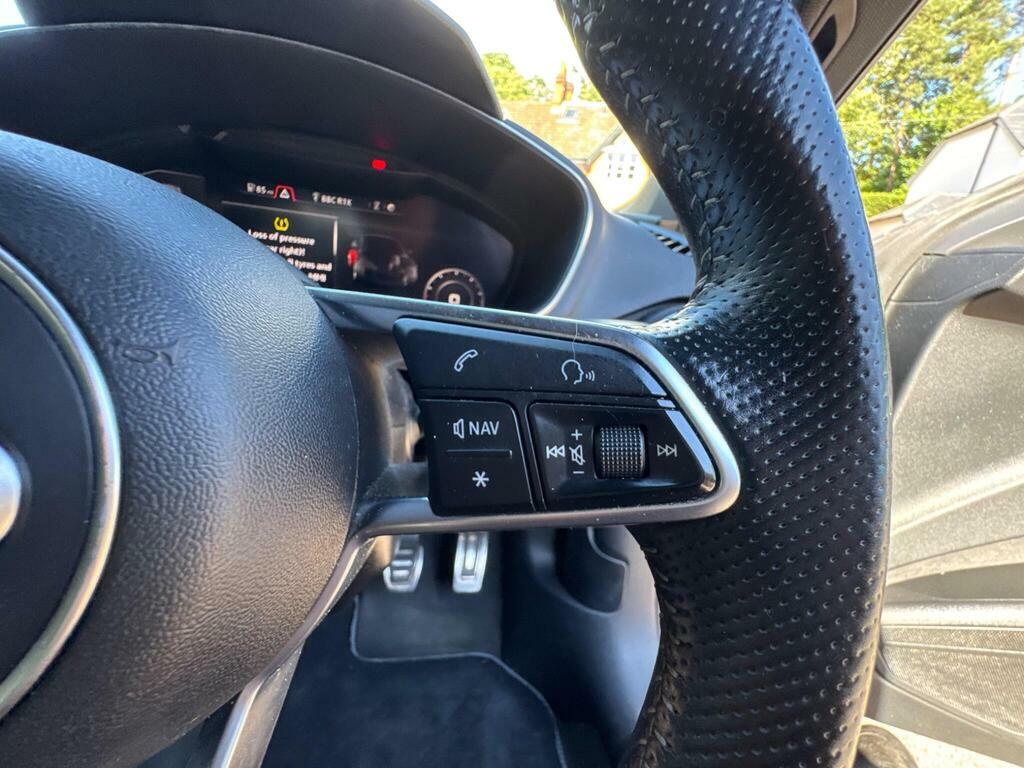 Audi TT 2.0T Fsi S Line Black #32