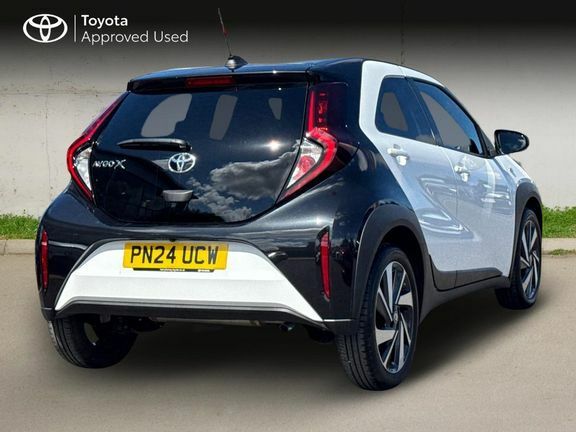Toyota Aygo X Edge White #2