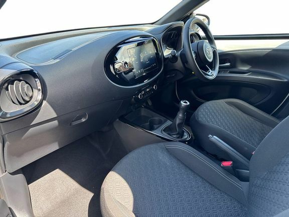 Toyota Aygo X Edge White #5