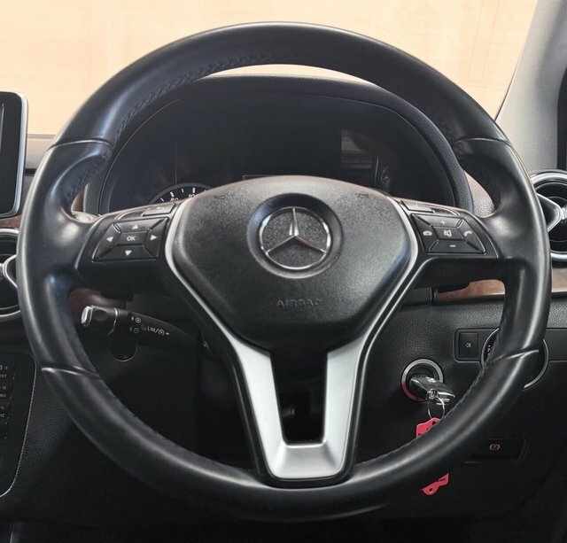 Mercedes-Benz 300H Mhev Amg Line Premium Plus G-tronic 4Matic Black #8
