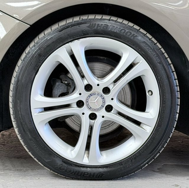 Mercedes-Benz 300H Mhev Amg Line Premium Plus G-tronic 4Matic Black #29
