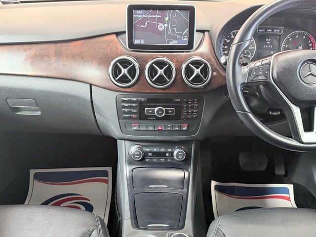 Mercedes-Benz 300H Mhev Amg Line Premium Plus G-tronic 4Matic Black #21