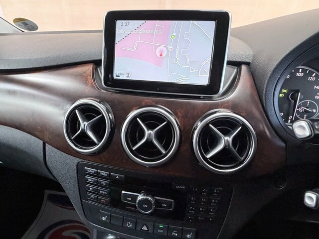 Mercedes-Benz 300H Mhev Amg Line Premium Plus G-tronic 4Matic Black #10