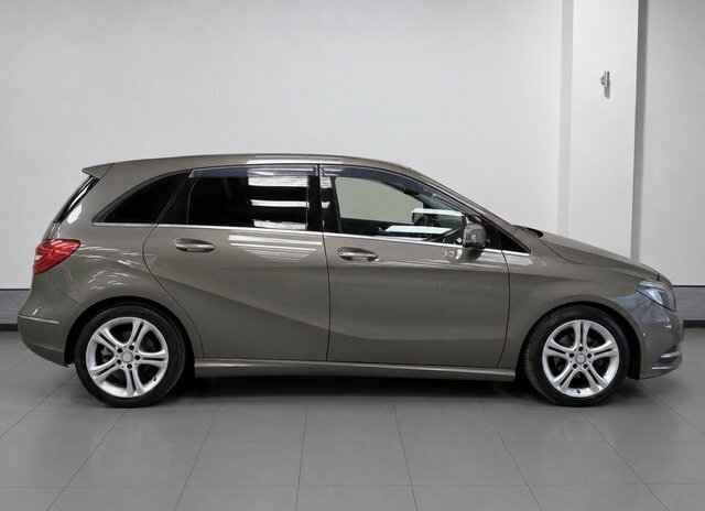Mercedes-Benz 300H Mhev Amg Line Premium Plus G-tronic 4Matic Black #3