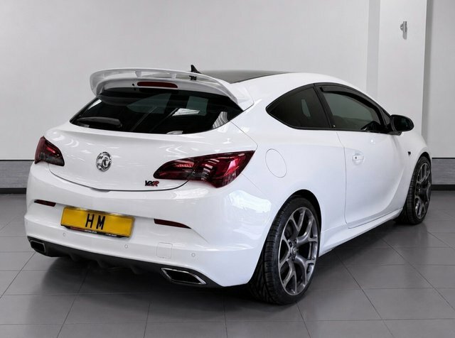 Vauxhall Astra GTC 2.0T Vxr Coupe Euro 5 S S 280 White #2