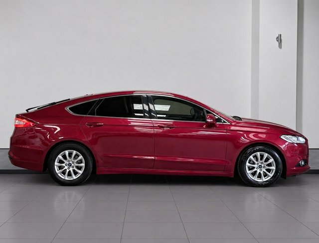 Ford Mondeo 2.0 Tdci Titanium Hatchback Euro Red #3
