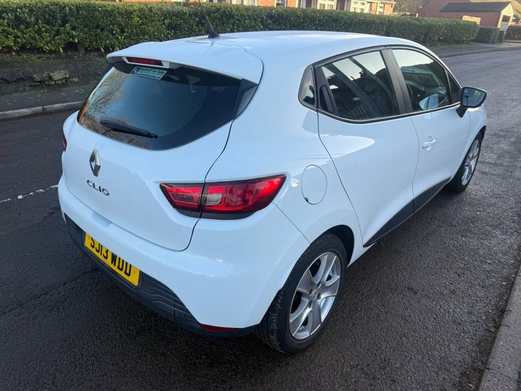 Renault Clio 1.2L Expression White #3