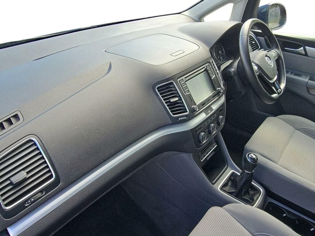 Volkswagen Sharan Mpv White #15