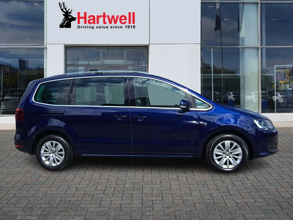 Volkswagen Sharan Mpv White #2