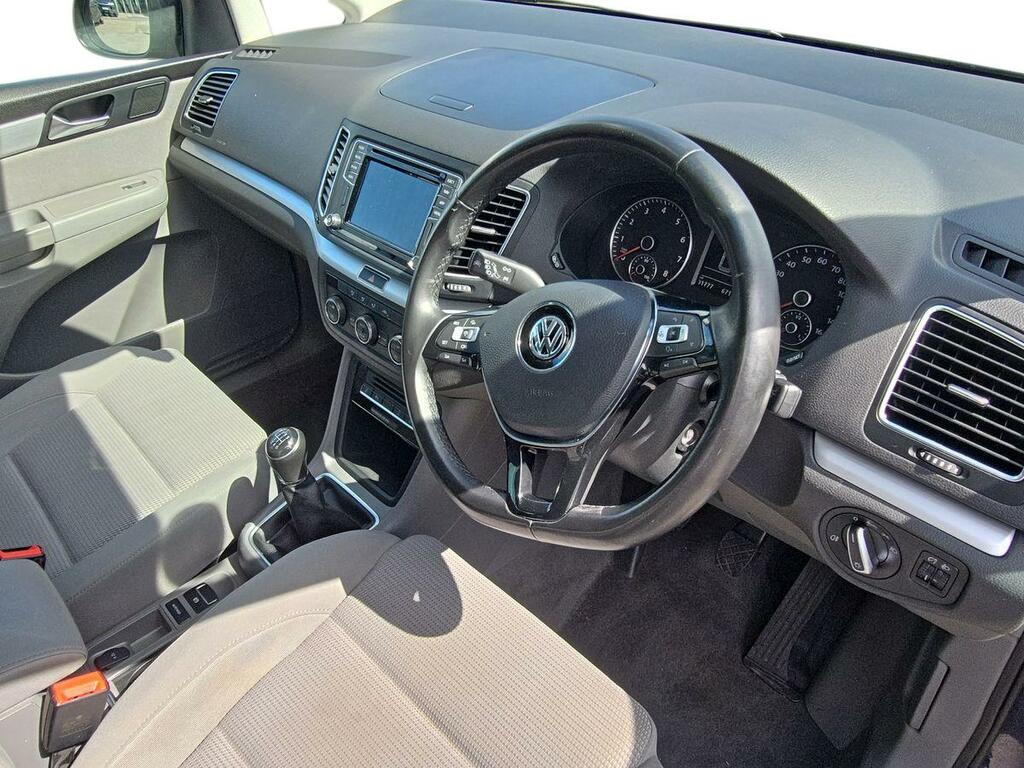 Volkswagen Sharan Mpv White #10