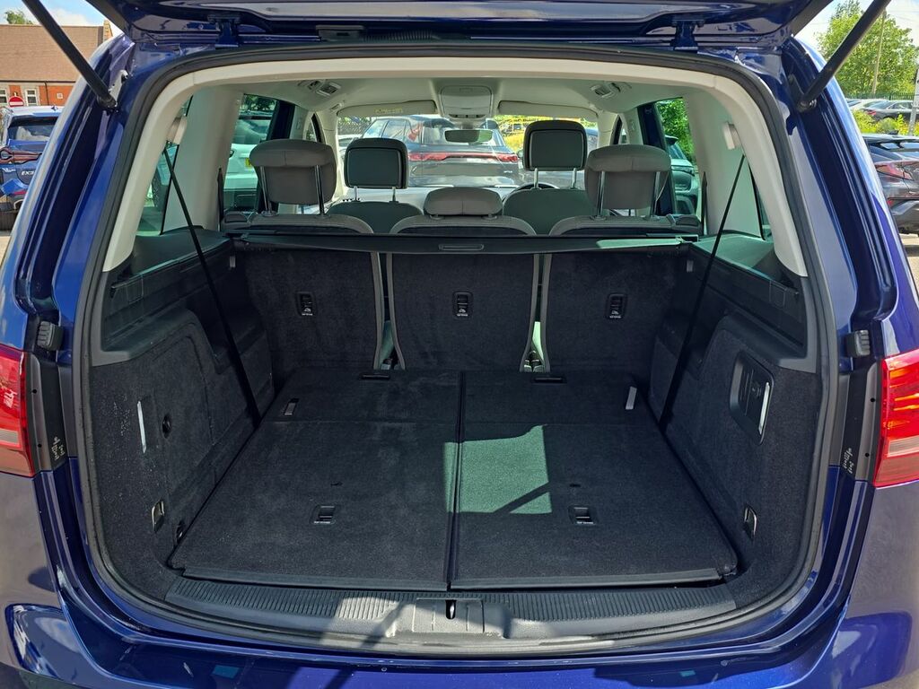 Volkswagen Sharan Mpv White #18