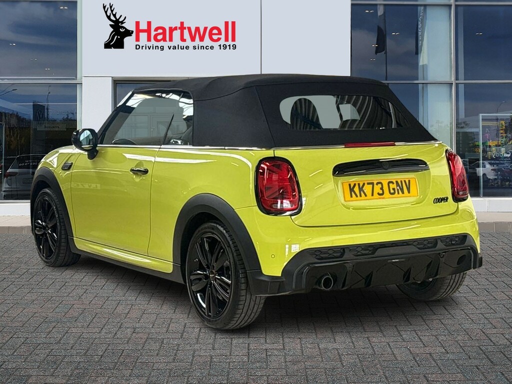 Mini Convertible 1.5 Cooper Sport Convertible Steptronic Yellow #5