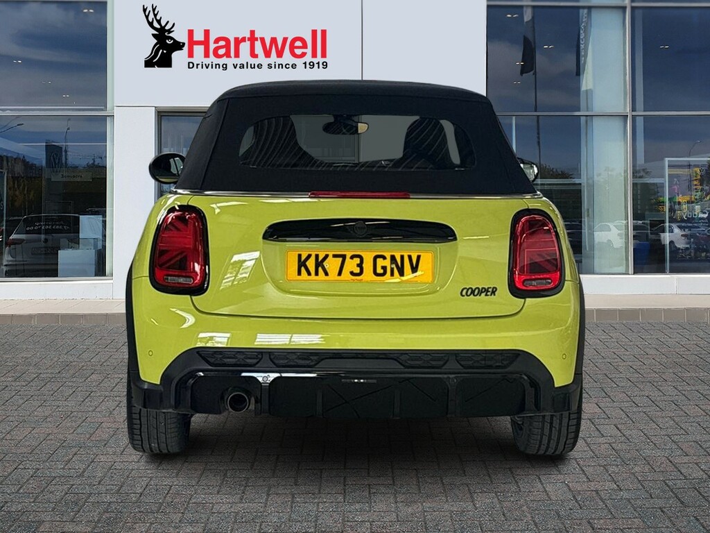 Mini Convertible 1.5 Cooper Sport Convertible Steptronic Yellow #4