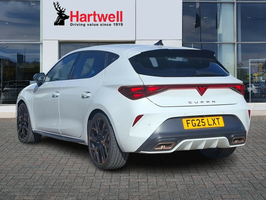 Cupra Leon 1.5 Ehybrid 25.8Kwh Vz3 Hatchback Plug- White #5