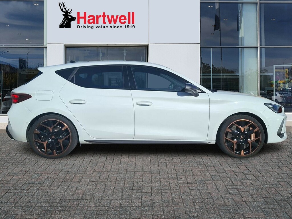 Cupra Leon 1.5 Ehybrid 25.8Kwh Vz3 Hatchback Plug- White #2