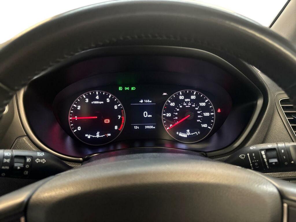 Hyundai I20 Se Launch Edition Red #13
