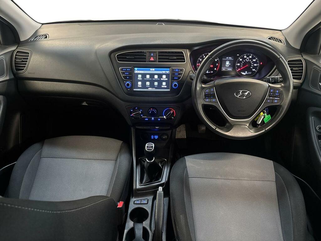 Hyundai I20 Se Launch Edition Red #11