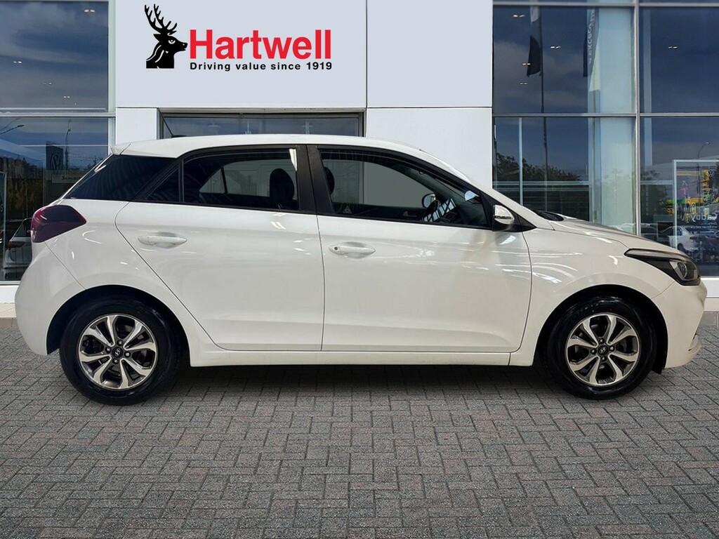 Hyundai I20 1.2 Se Launch Edition Hatchback White #2