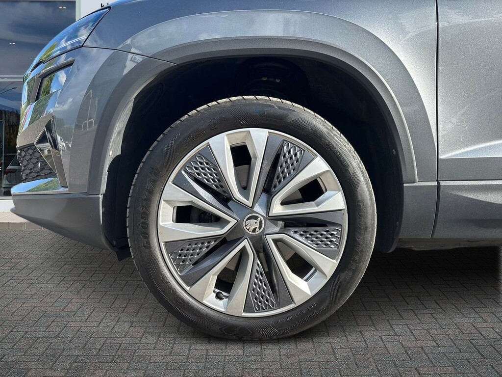 Skoda Karoq Se L Black #9