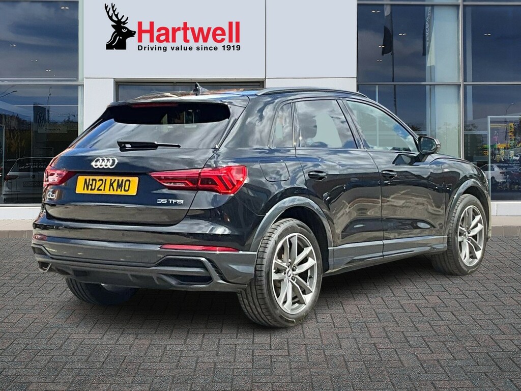 Audi Q3 1.5 Tfsi Cod 35 Black Edition Suv S Tro Black #3