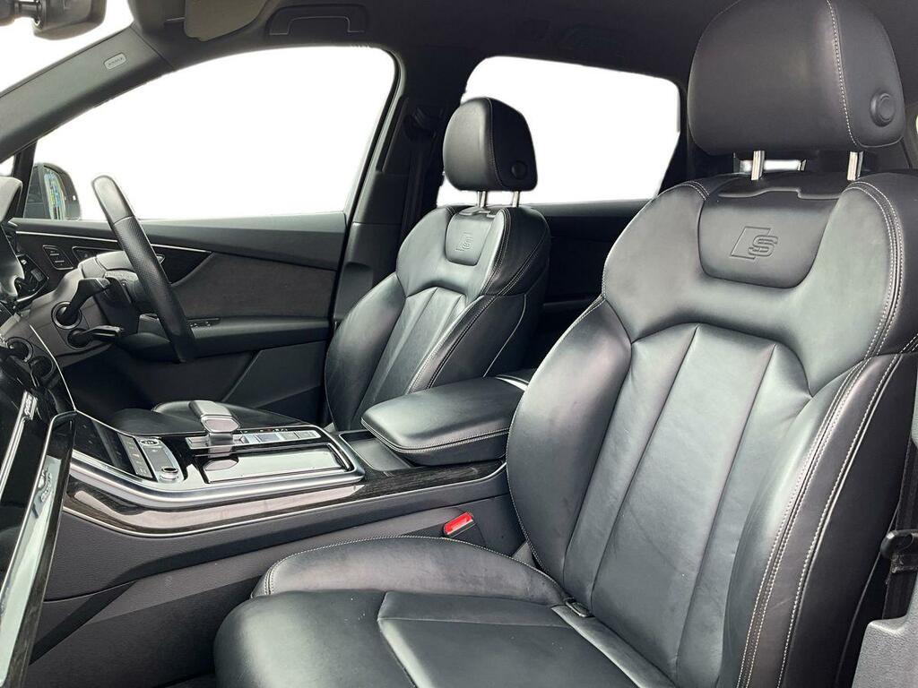 Audi Q7  Black #16