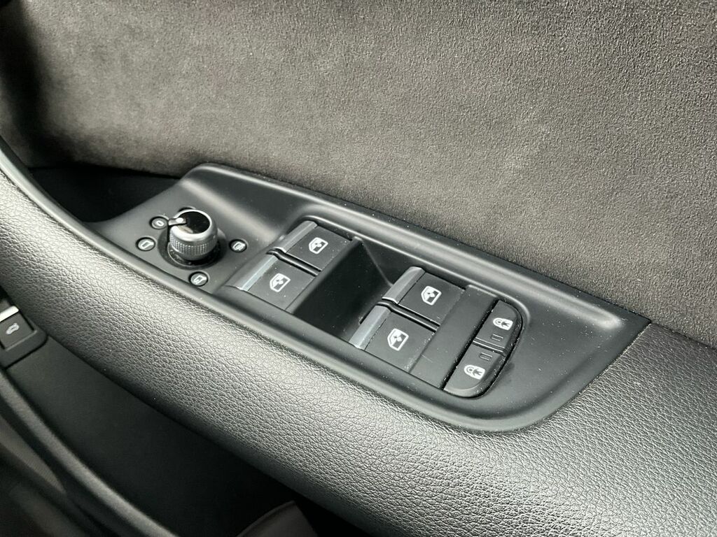 Audi Q7  Black #25